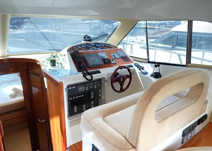 Yacht Experience In Harbour Båthotell Monte Carlo