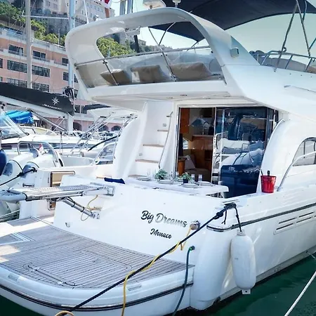 Πλωτό κατάλυμα Yacht Experience In Harbour *