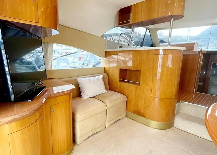 Yacht Experience In Harbour Botel
